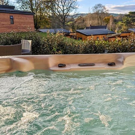 Hotel The Warrens At Foxtail Chirk Exterior foto