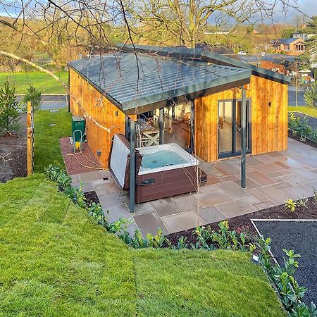Hotel The Warrens At Foxtail Chirk Exterior foto