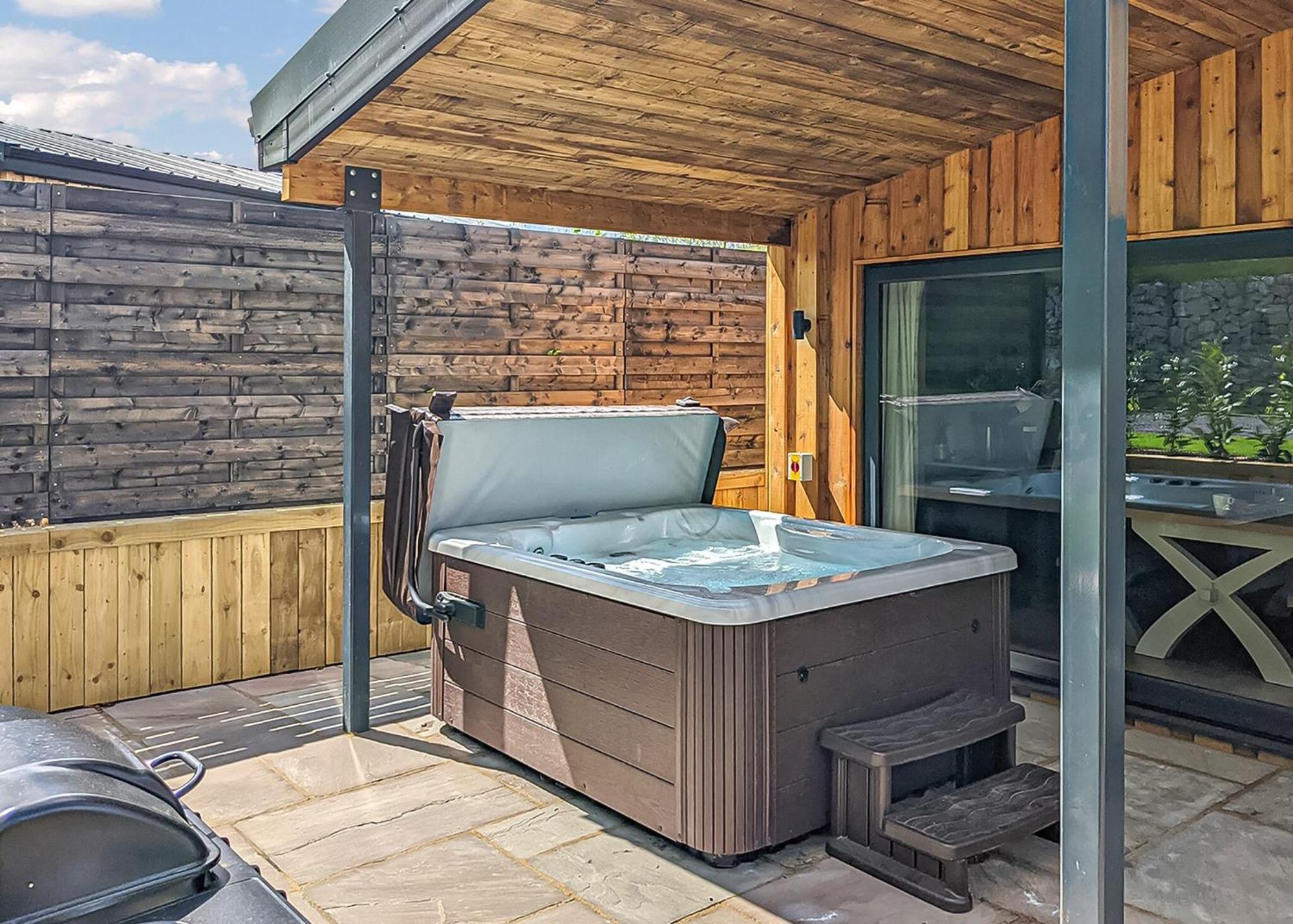 Hotel The Warrens At Foxtail Chirk Exterior foto